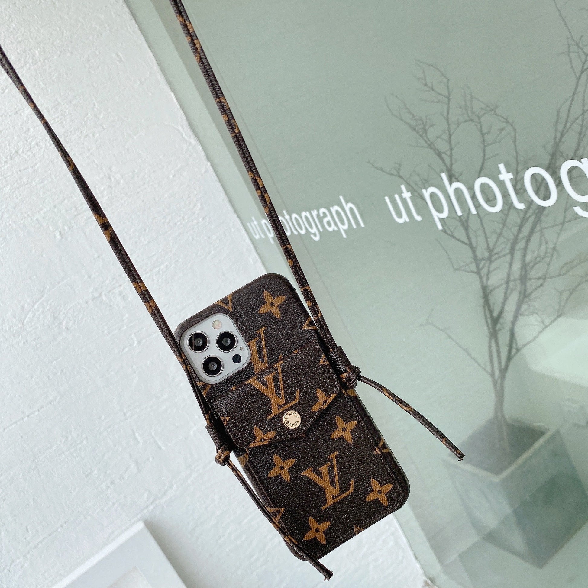 Lou Leather Chain iPhone Case mysite