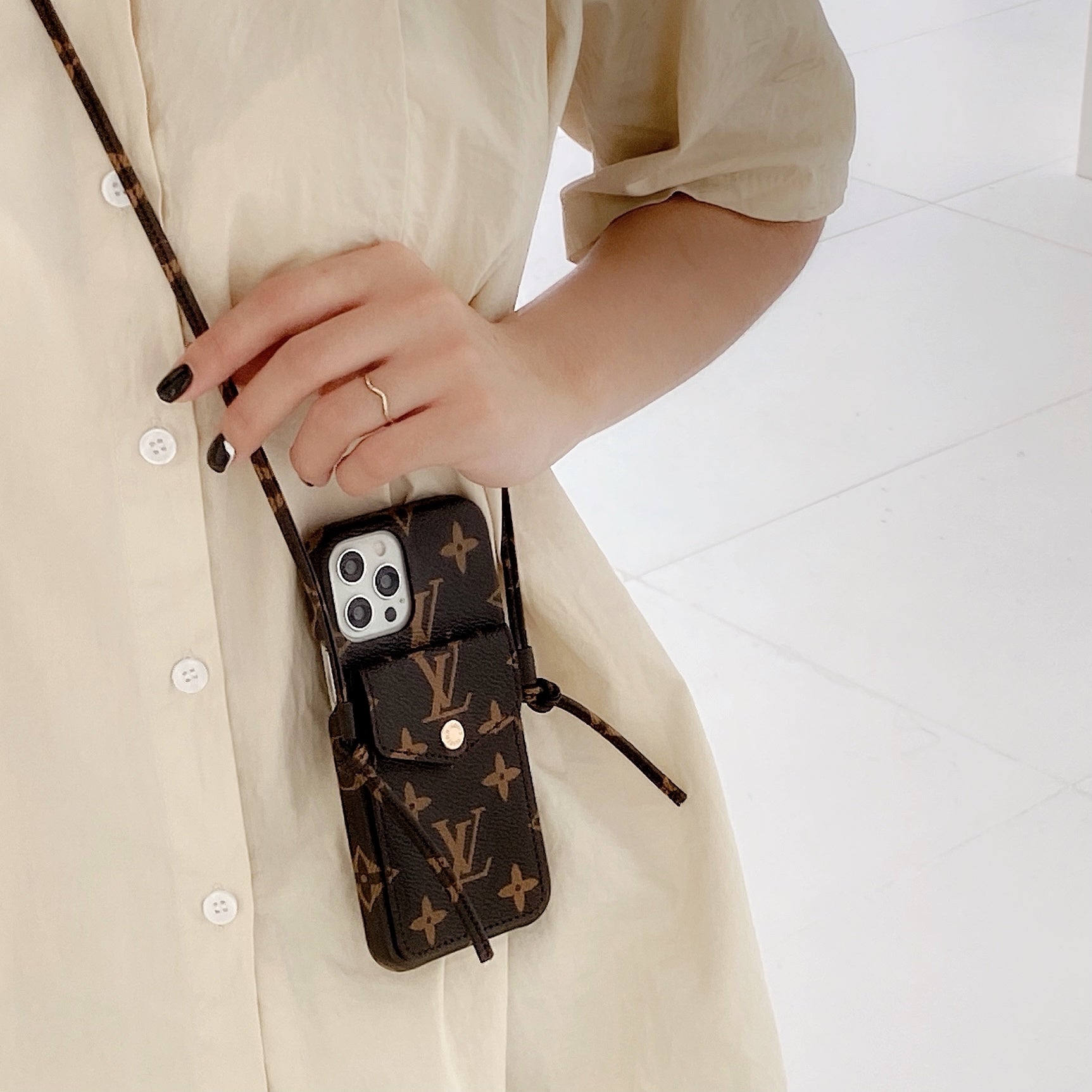 Lou Leather Chain iPhone Case mysite