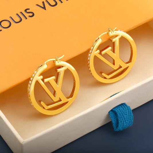 Fashion letter earrings mysite