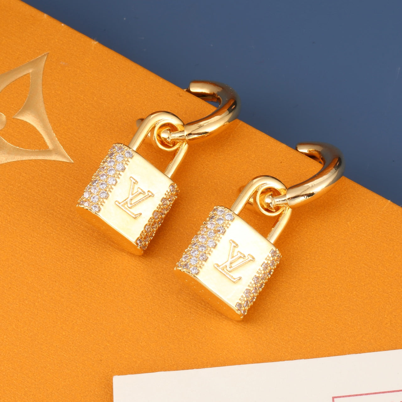 Love lock crystal earrings mysite