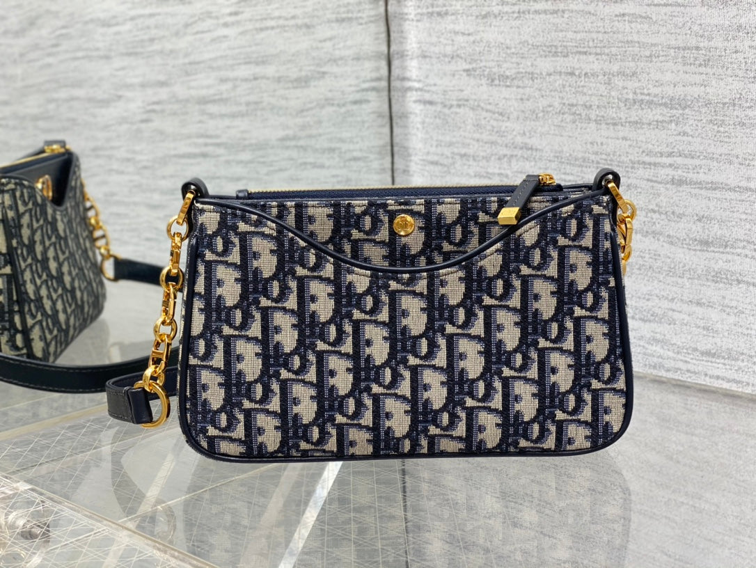 CD HOBO AVENUE 21CM BLUE OBLIQUE EMBROIDERY mysite