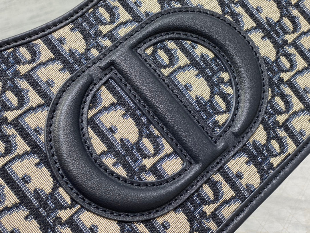 CD SIGNATURE HOBO 23.5CM BLUE OBLIQUE EMBROIDERY mysite