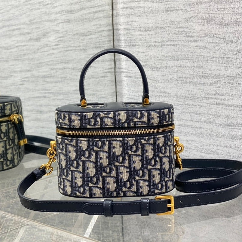 CD SIGNATURE VANITY 16CM BLUE OBLIQUE EMBROIDERY mysite