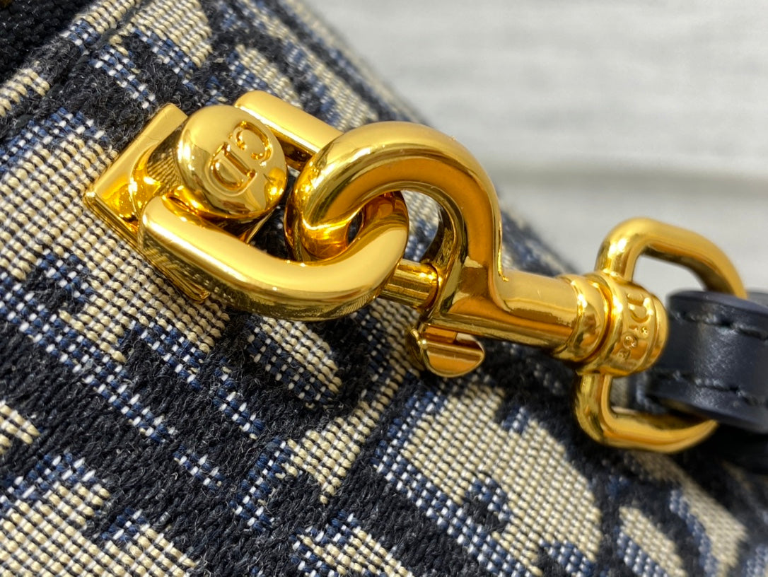 CD SIGNATURE VANITY 16CM BLUE OBLIQUE EMBROIDERY mysite