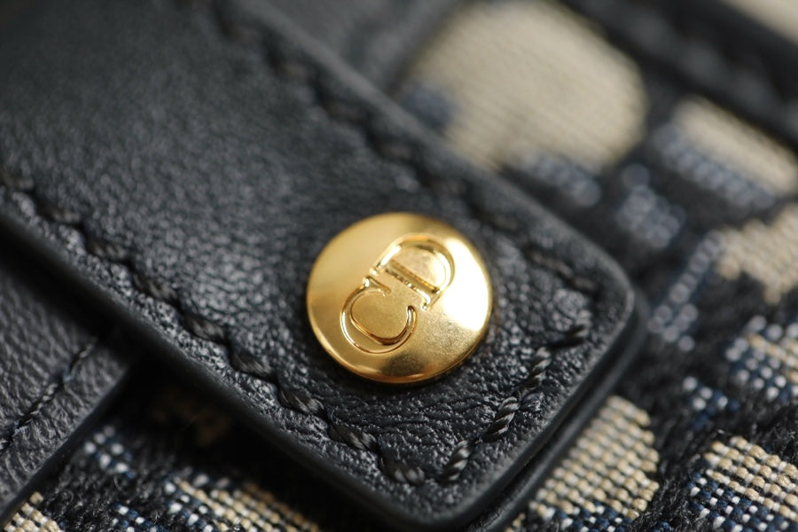 30 MONTAIGNE 19CM BLUE OBLIQUE EMBROIDERY mysite