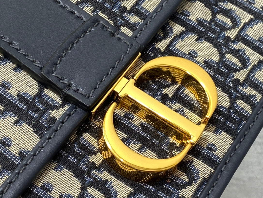 30 MONTAIGNE 21CM BLUE OBLIQUE EMBROIDERY mysite