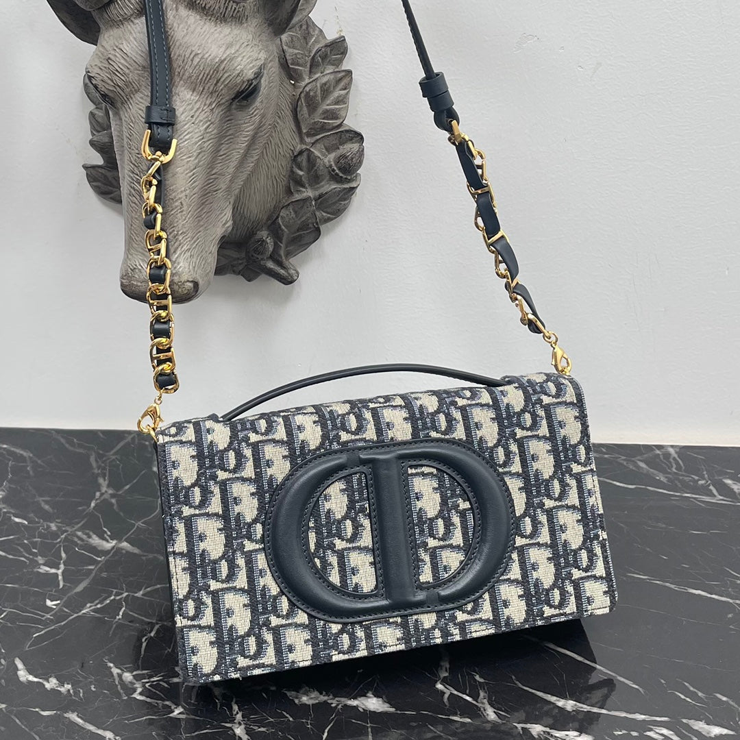 CD SIGNATURE 21CM BLUE OBLIQUE EMBROIDERY mysite