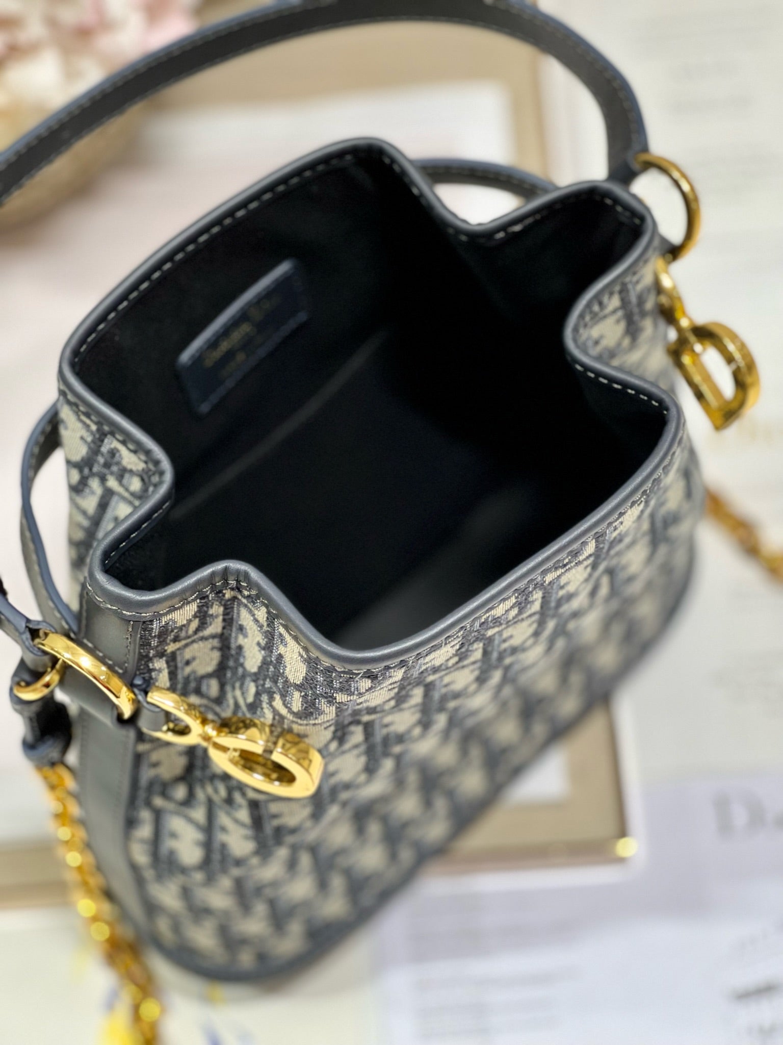 CEST CD 24CM BLUE OBLIQUE EMBROIDERY mysite