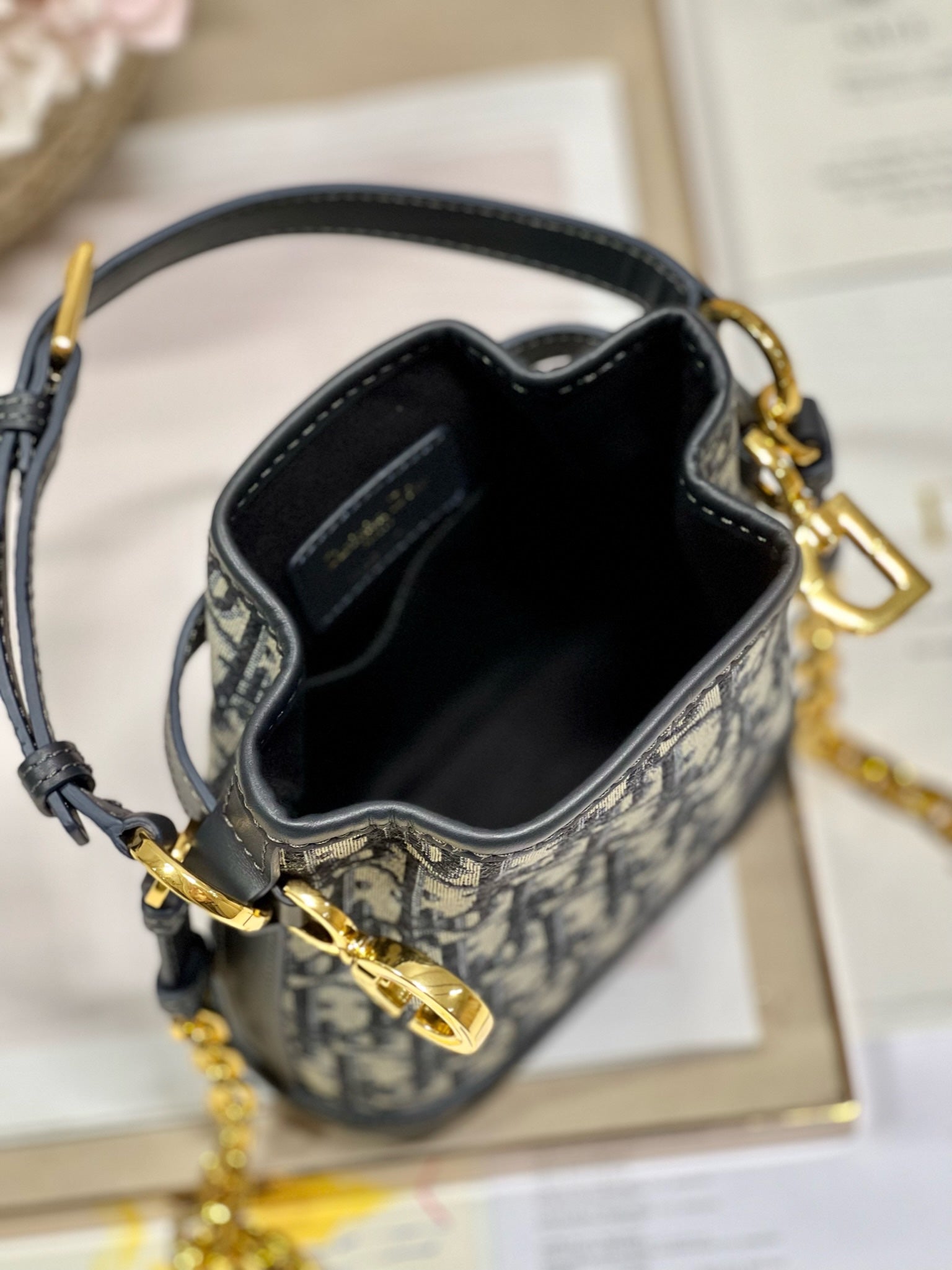 CEST CD 17CM BLUE OBLIQUE EMBROIDERY mysite