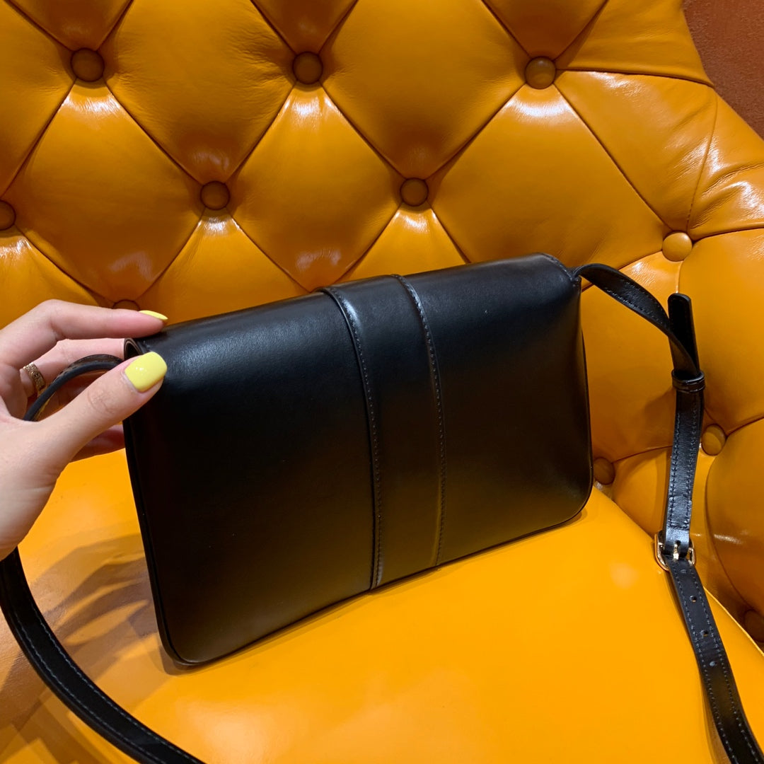 GG Arli Bag 25cm Black Calfskin Gold Hardware mysite