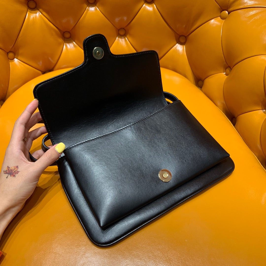 GG Arli Bag 25cm Black Calfskin Gold Hardware mysite