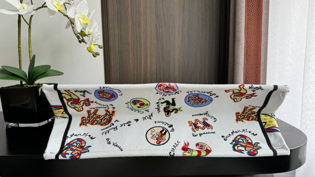 Large CD Book Tote 42cm White Multicolor Dragon Zodiac Embroidery