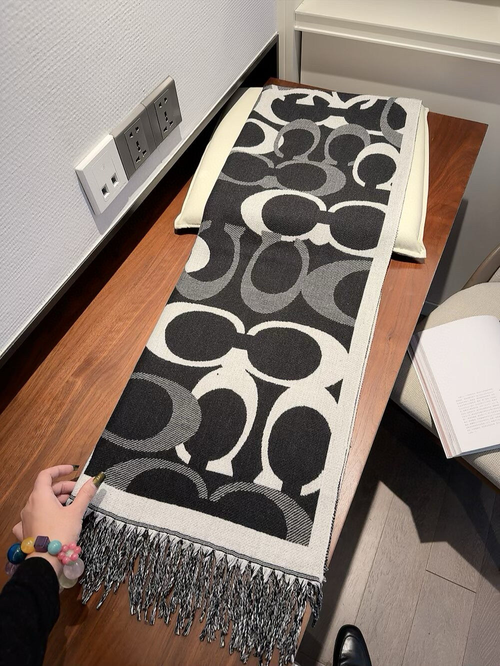 Simple Monogram Cashmere Fringed Scarf-10 mysite