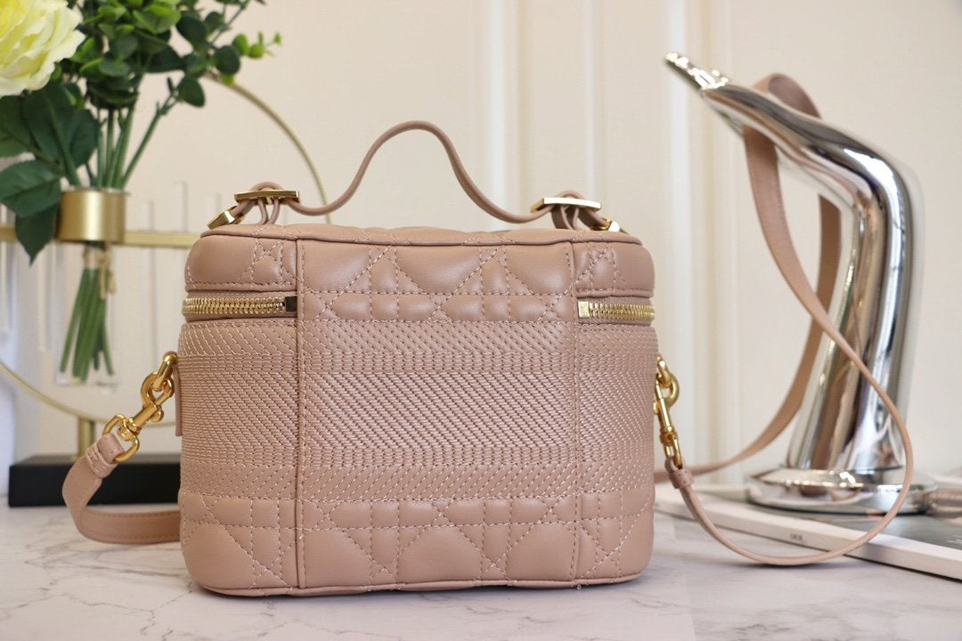 SMALL TRAVEL VANITY CASE BEIGE LAMBSKIN mysite